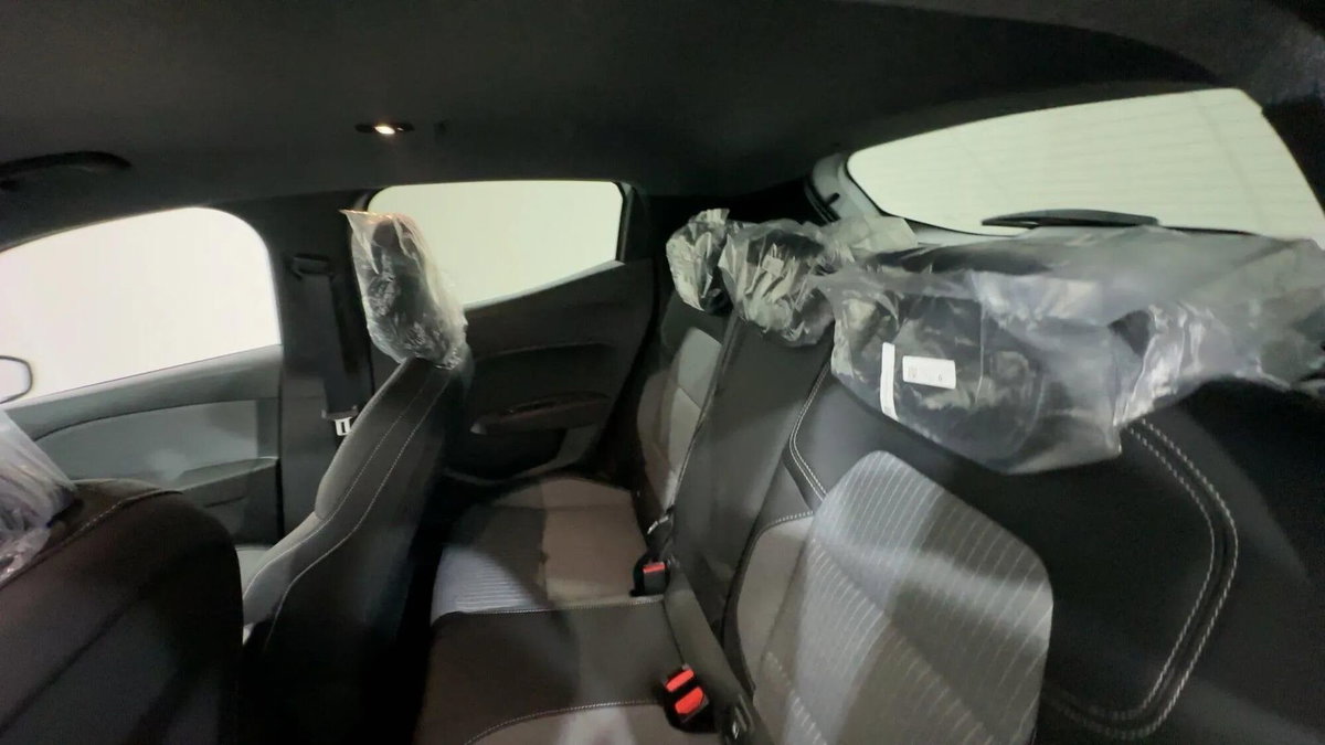 Renault Clio 1.0 eco-g Techno 100cv (18)