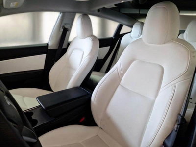 Tesla Model Y Performance Dual Motor awd (8)