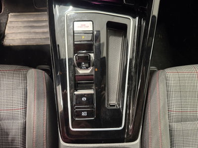 Volkswagen Golf 2.0 TSI GTI DSG (10)