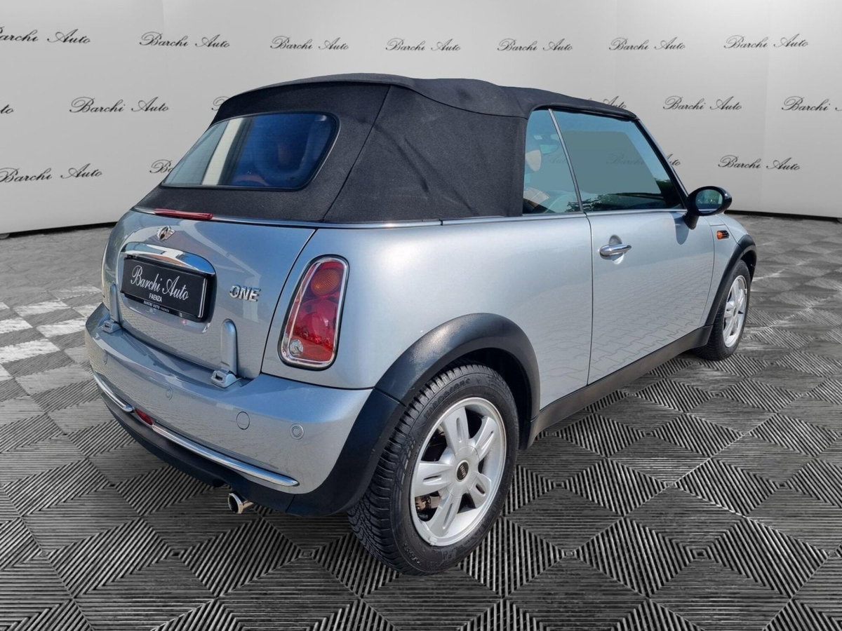 MINI Mini Cabrio 1.6 16V One Sidewalk Cabrio (5)