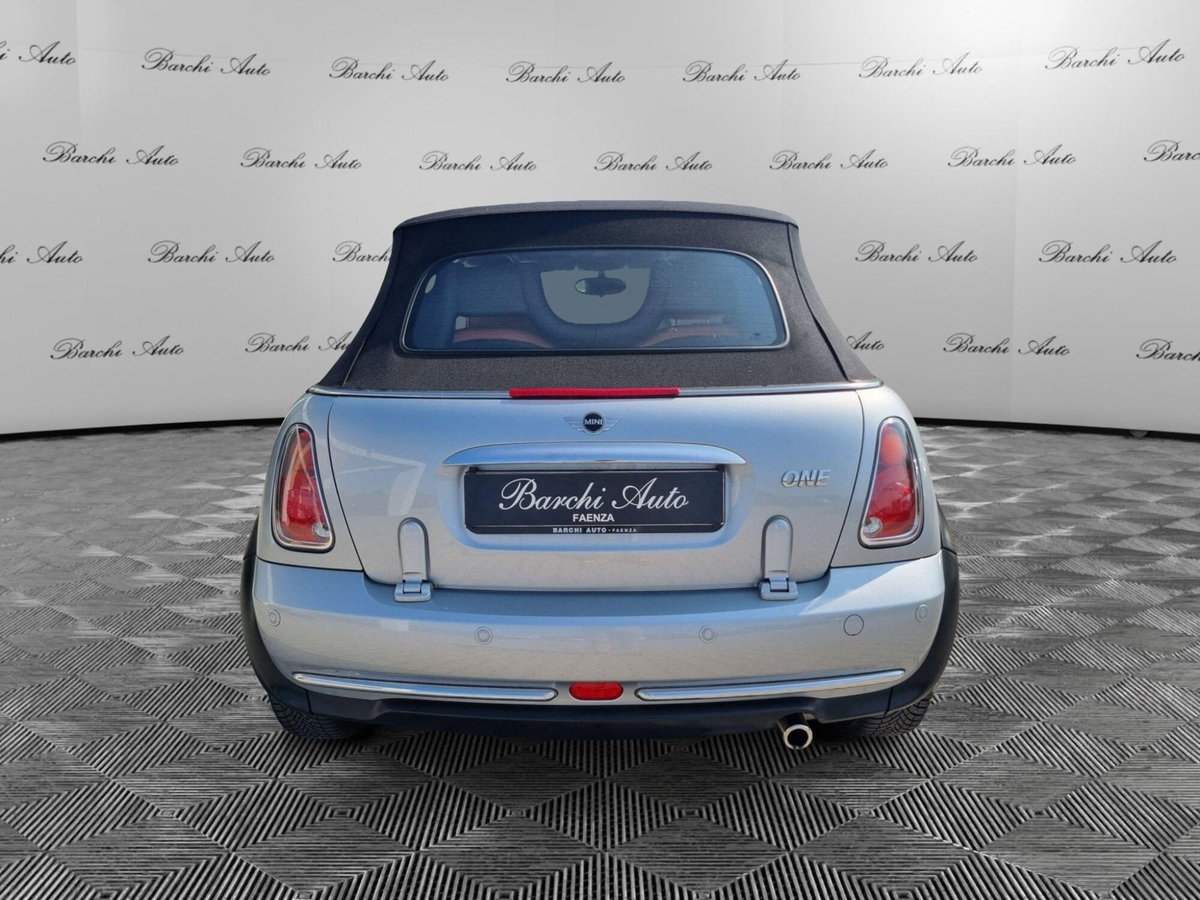 MINI Mini Cabrio 1.6 16V One Sidewalk Cabrio (6)