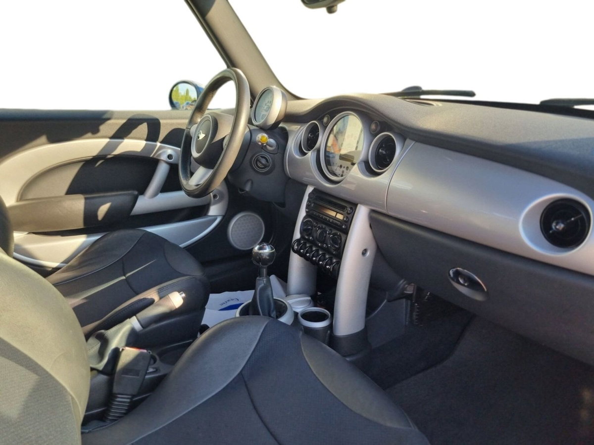 MINI Mini Cabrio 1.6 16V Cooper Sidewalk Cabrio (12)
