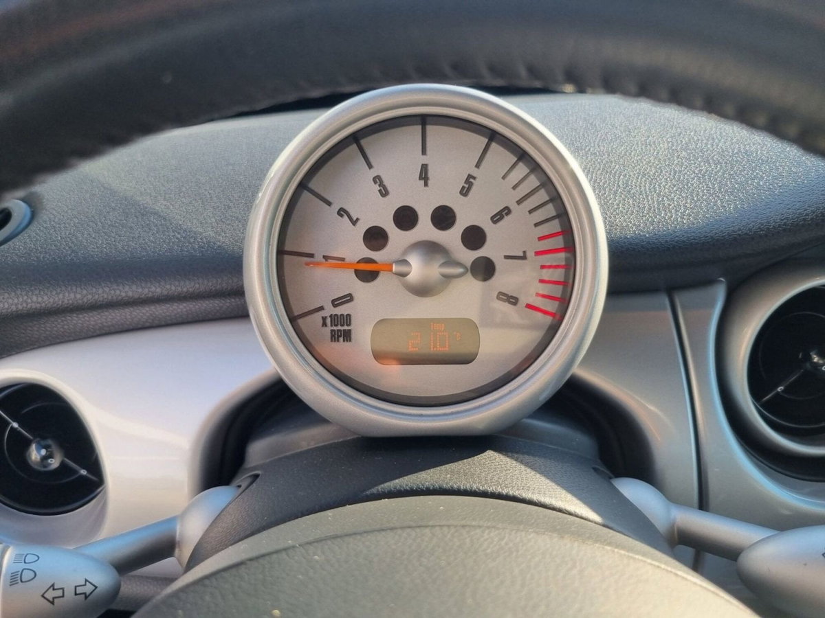 MINI Mini Cabrio 1.6 16V Cooper Sidewalk Cabrio (16)