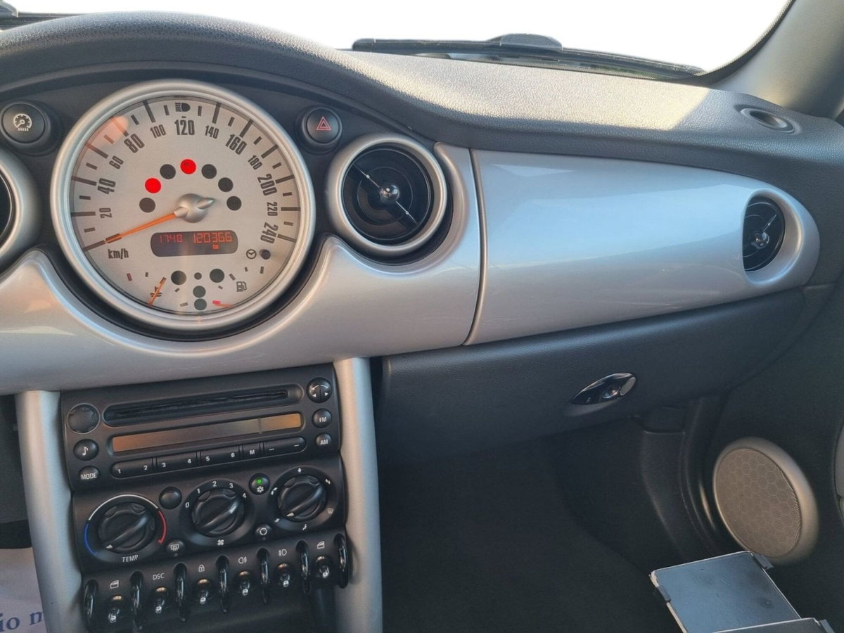 MINI Mini Cabrio 1.6 16V Cooper Sidewalk Cabrio (17)