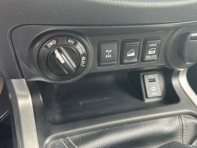Nissan Navara 2.3 dCi 4WD King Cab Visia (9)