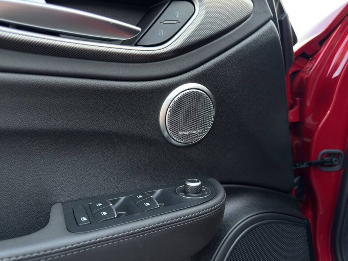 Alfa Romeo Giulia 2.0 t Intensa Q4 280cv auto (18)
