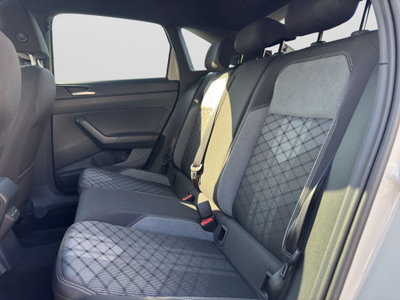 Volkswagen Taigo 1.0 TSI 110 CV DSG R-Line (14)