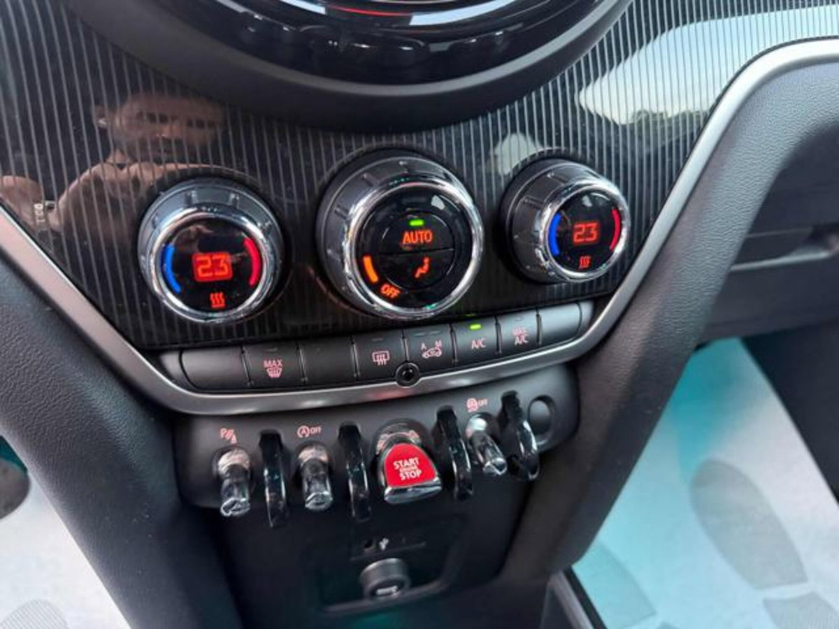 MINI Mini Countryman 1.5 One D Essential Countryman (12)