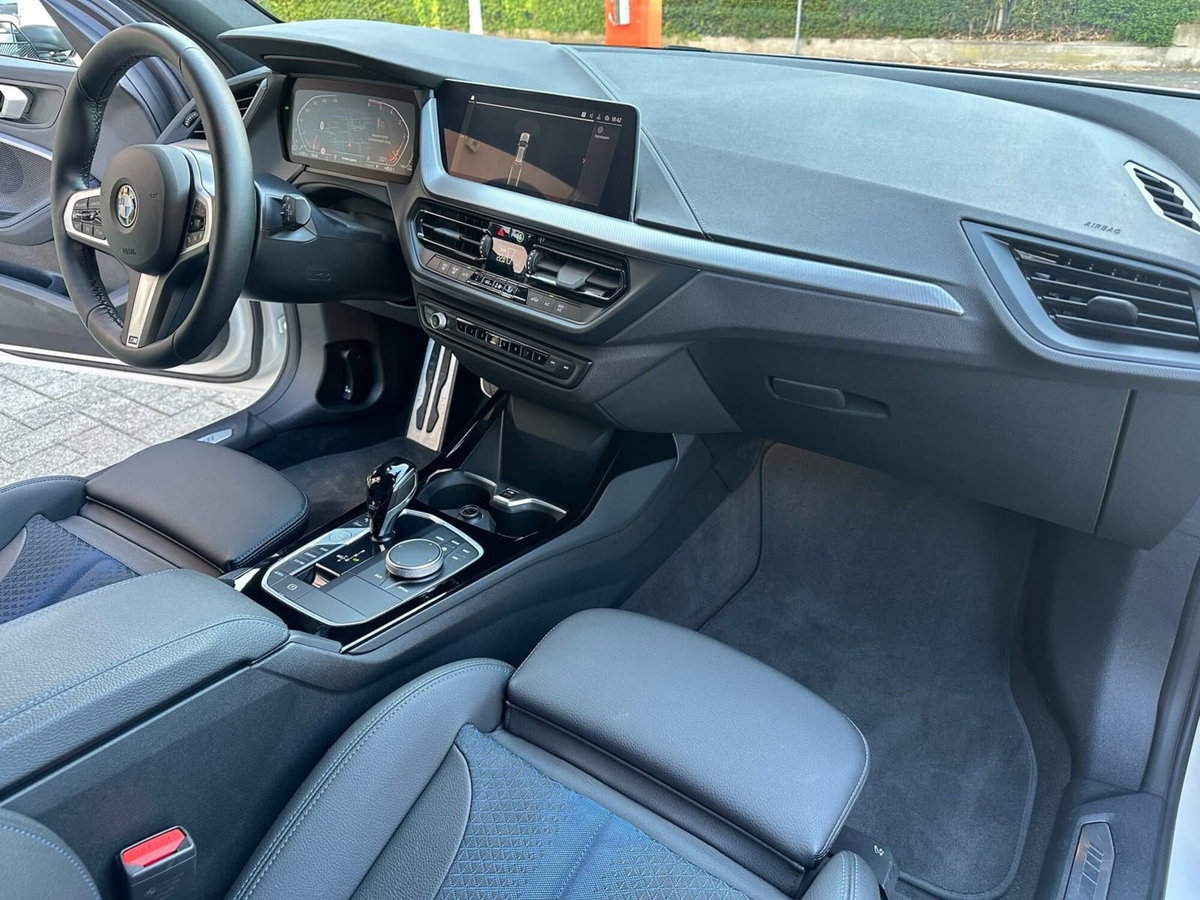 BMW Serie 1 5p. 118d 5p. Msport (14)