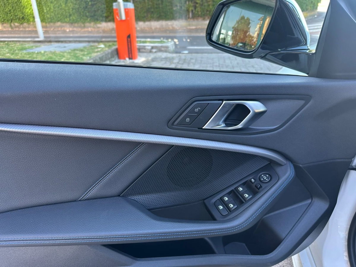 BMW Serie 1 5p. 118d 5p. Msport (17)