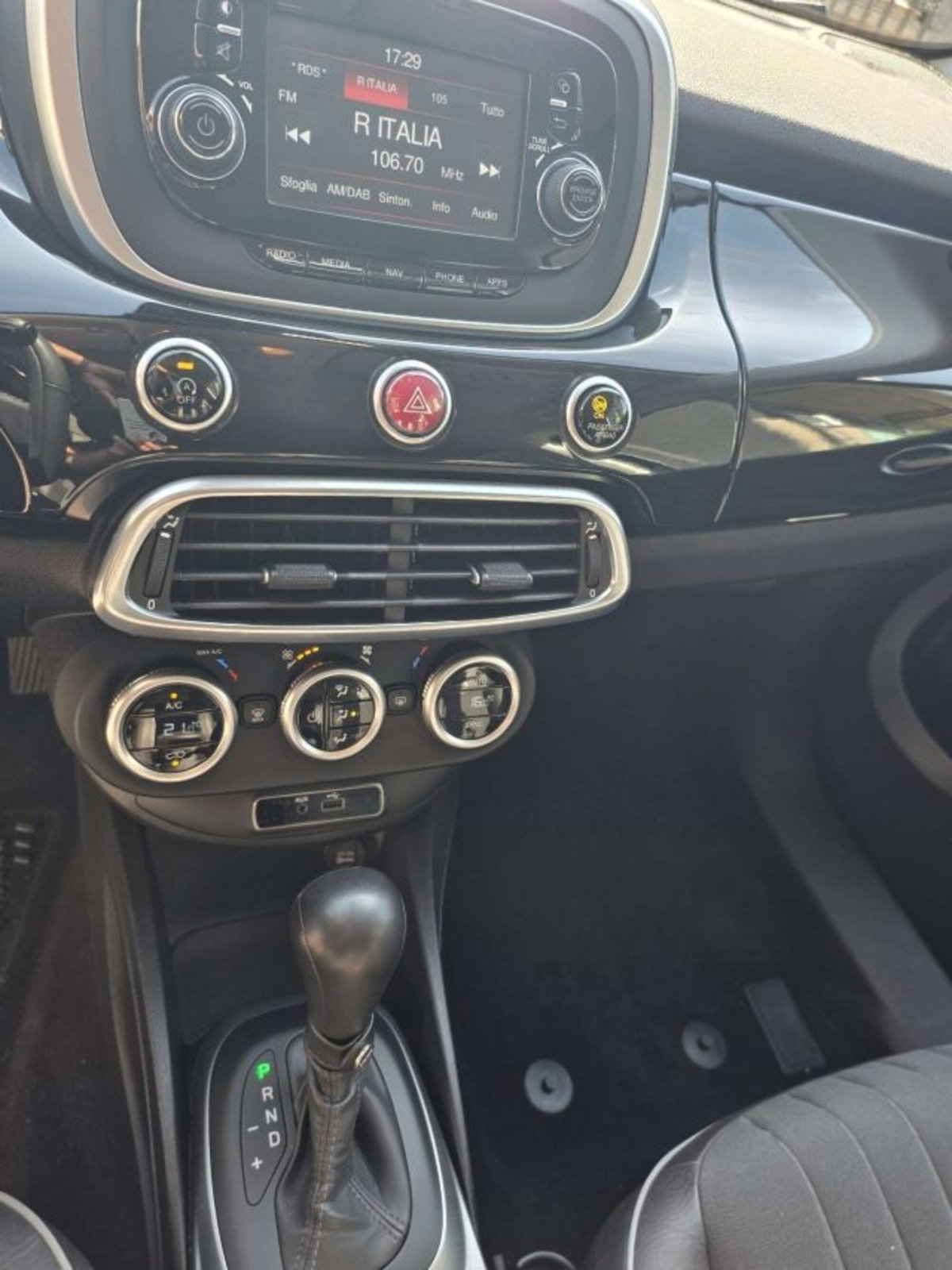 Fiat 500X 1.4 MultiAir 140 CV DCT Lounge (9)