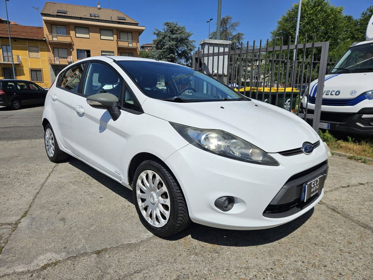 Ford Fiesta 1.4 5 porte Bz.- GPL Titanium (3)