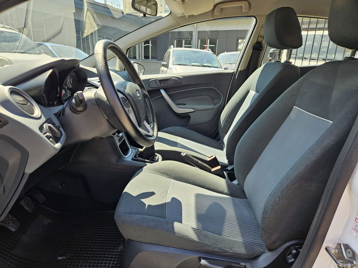 Ford Fiesta 1.4 5 porte Bz.- GPL Titanium (8)