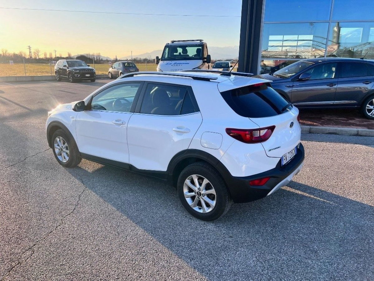 Kia Stonic 1.6 CRDi 110 CV Style (4)