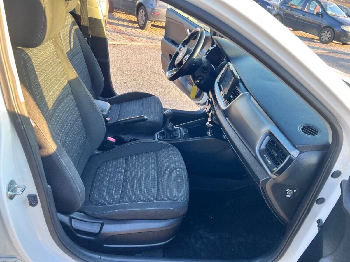 Kia Stonic 1.6 CRDi 110 CV Style (7)