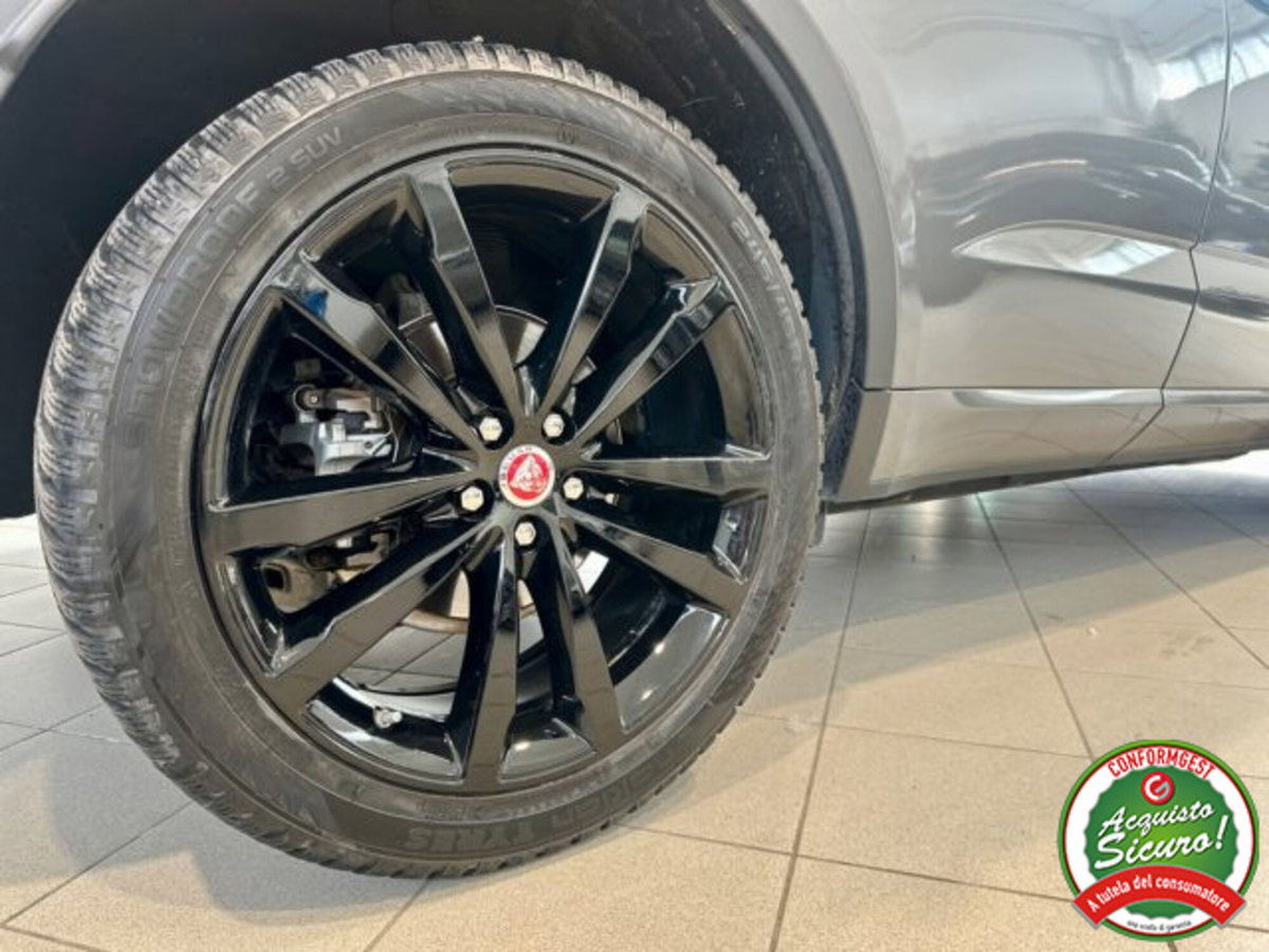 Jaguar E-Pace 2.0D 180 CV AWD aut. R-Dynamic (7)