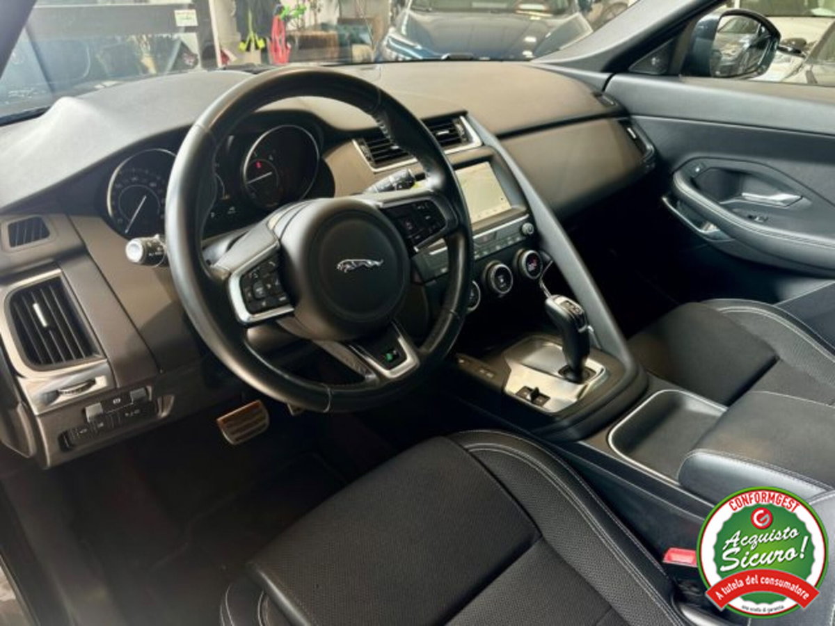 Jaguar E-Pace 2.0D 180 CV AWD aut. R-Dynamic (8)
