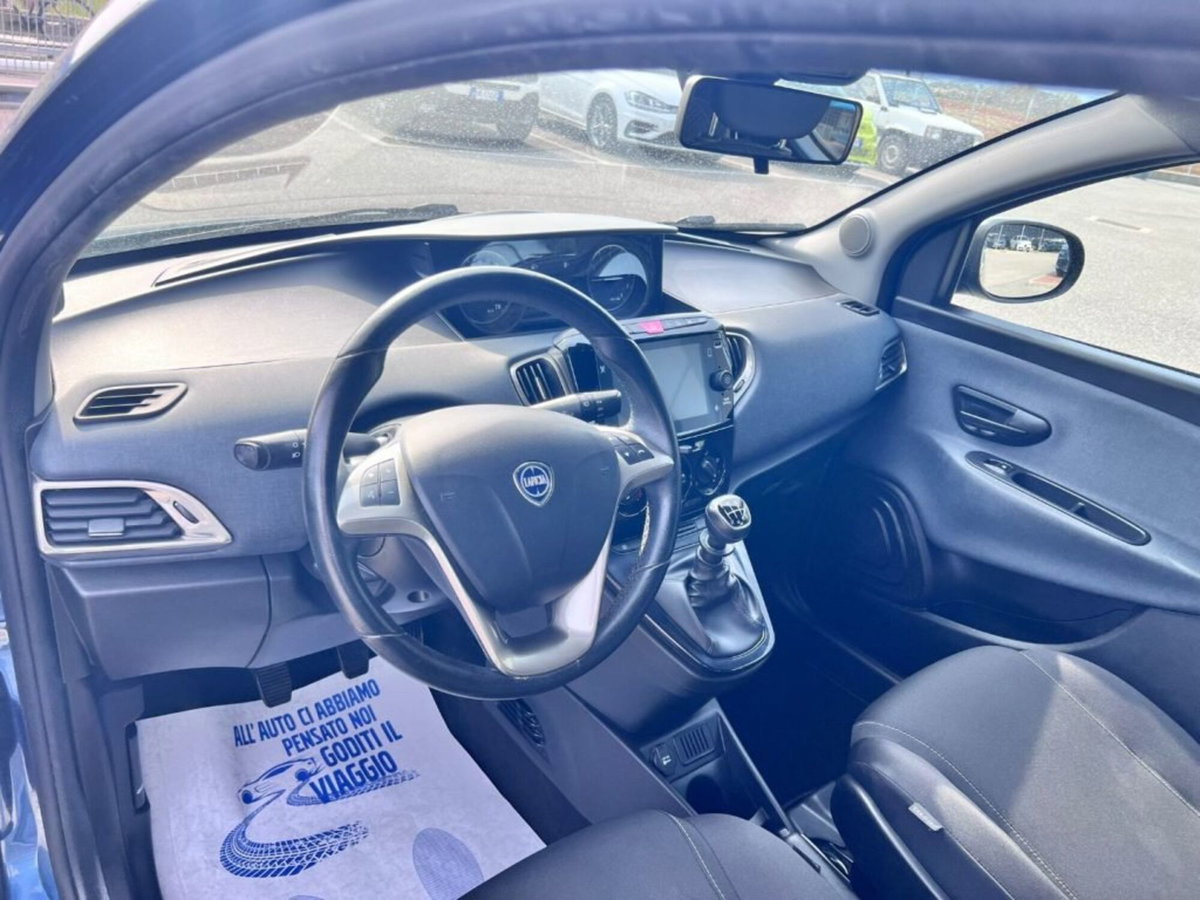 Lancia Ypsilon 1.0 FireFly 5 porte S&S Hybrid Gold Plus (12)
