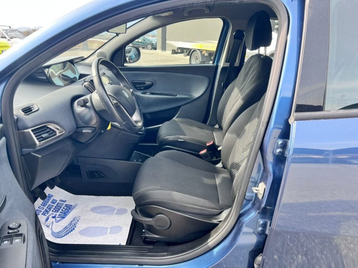 Lancia Ypsilon 1.0 FireFly 5 porte S&S Hybrid Gold Plus (5)