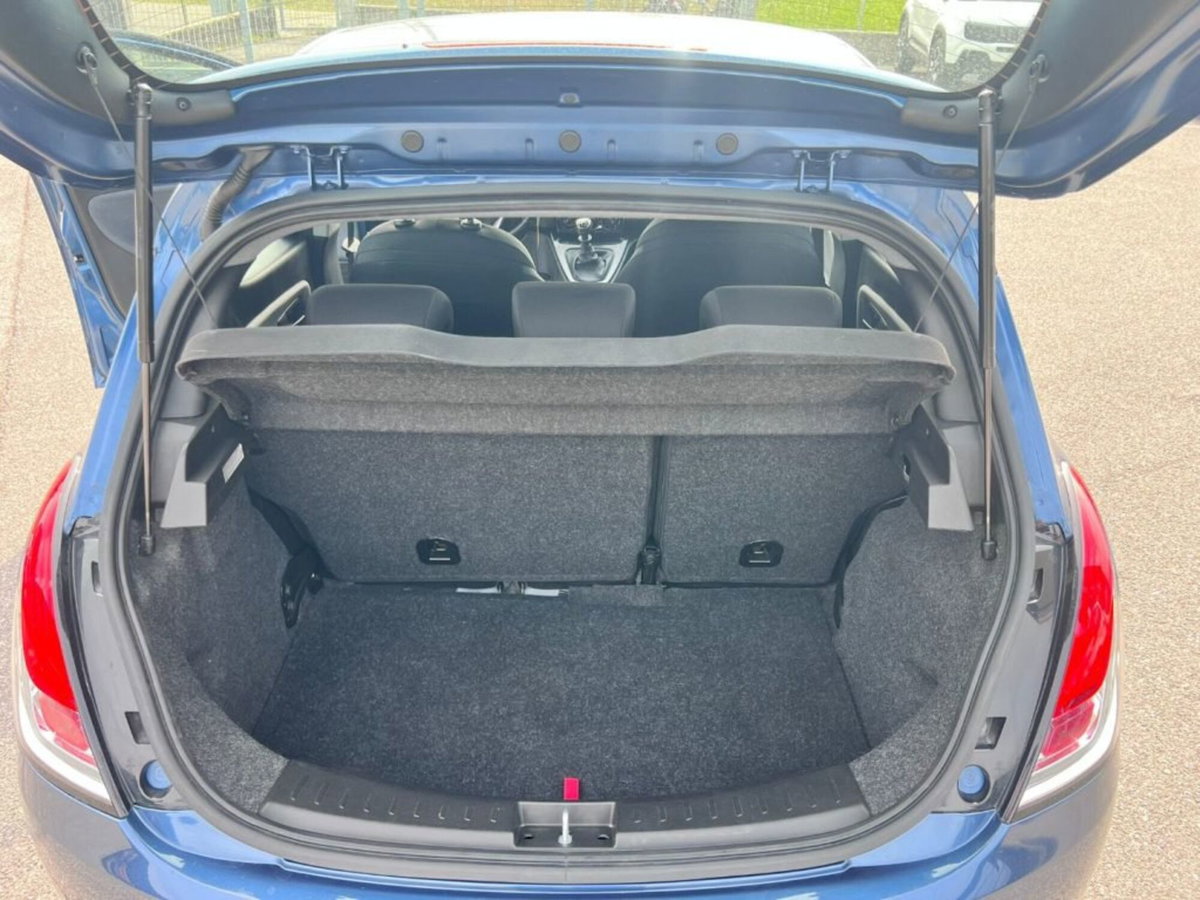 Lancia Ypsilon 1.0 FireFly 5 porte S&S Hybrid Gold Plus (8)