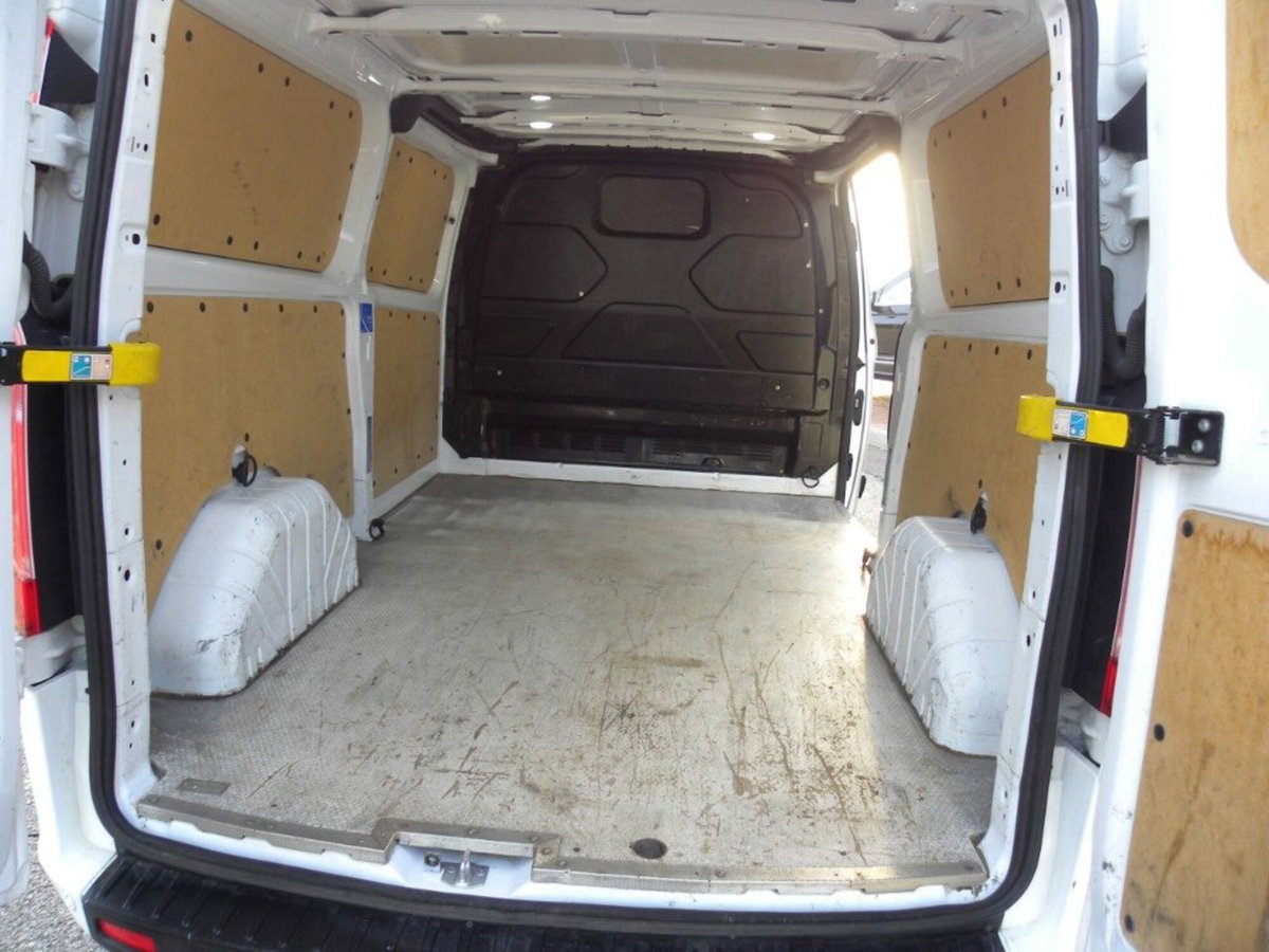 Ford Transit Custom Furgone 300 2.0 TDCi 130 PC Furgone Trend (8)