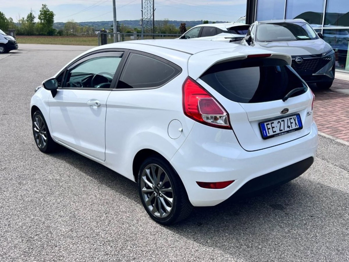 Ford Fiesta Plus 1.2 60CV 3 porte (4)