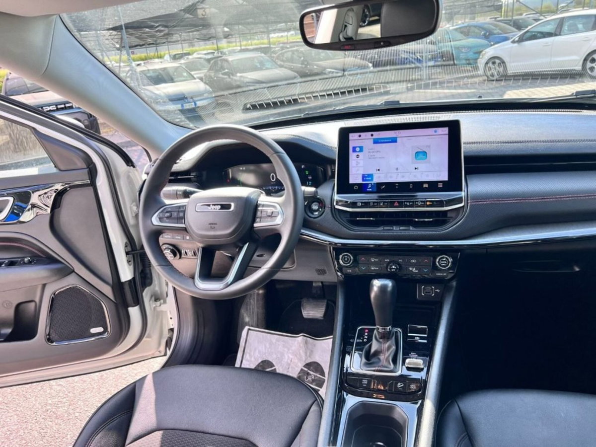 Jeep Compass 1.3 T4 240CV PHEV AT6 4xe Trailhawk (10)