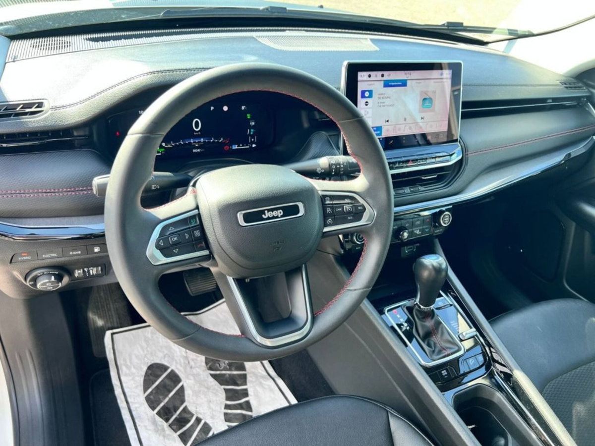 Jeep Compass 1.3 T4 240CV PHEV AT6 4xe Trailhawk (18)