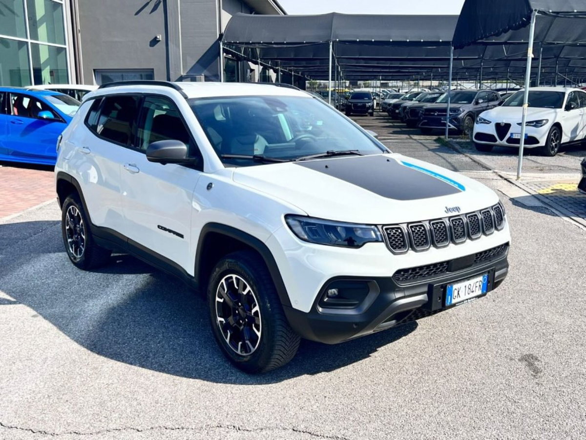 Jeep Compass 1.3 T4 240CV PHEV AT6 4xe Trailhawk (2)