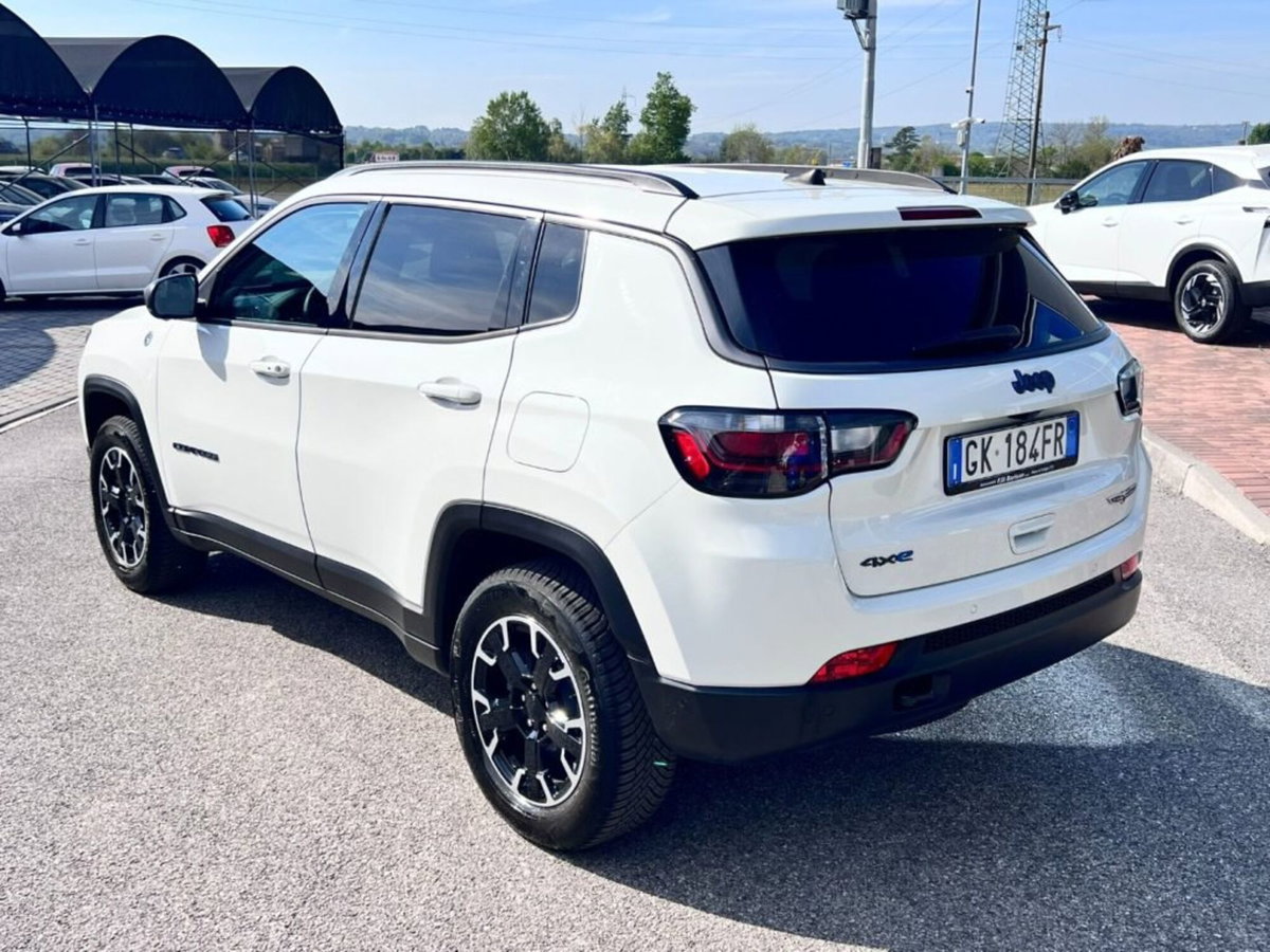 Jeep Compass 1.3 T4 240CV PHEV AT6 4xe Trailhawk (3)