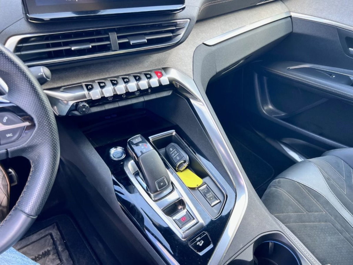 Peugeot 3008 PureTech Turbo 130 S&S EAT8 GT (11)