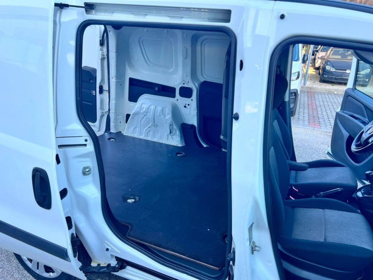 Fiat Doblò Furgone 1.6 MJT 105CV PC-TN Cargo Lamierato SX E5+ (11)