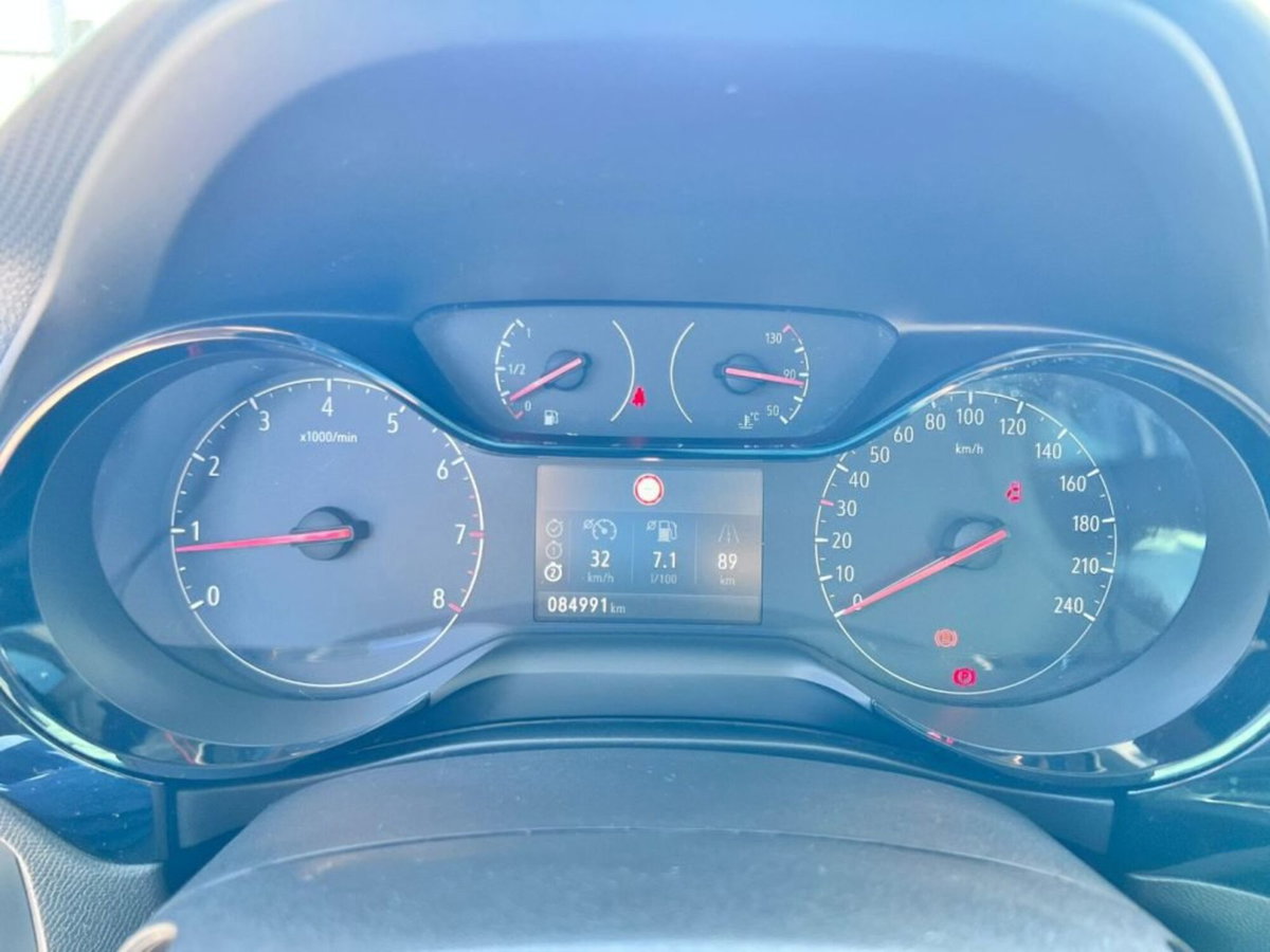 Opel Corsa 1.5 D 100 CV Edition (9)