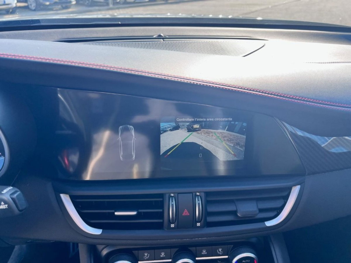 Alfa Romeo Giulia 2.9 T V6 AT8 Quadrifoglio (13)