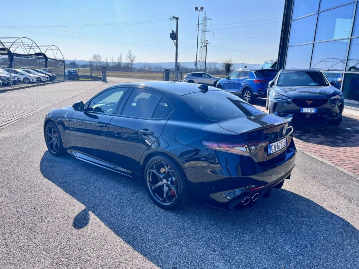 Alfa Romeo Giulia 2.9 T V6 AT8 Quadrifoglio (4)