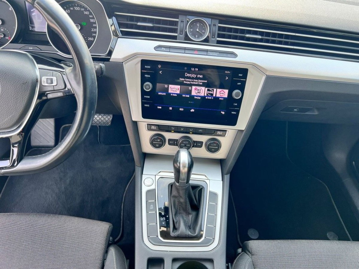 Volkswagen Passat Variant 2.0 TDI DSG Business BlueMotion Tech (19)
