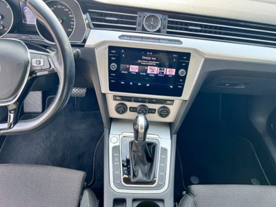 Volkswagen Passat Variant 2.0 TDI DSG Business BlueMotion Tech (19)