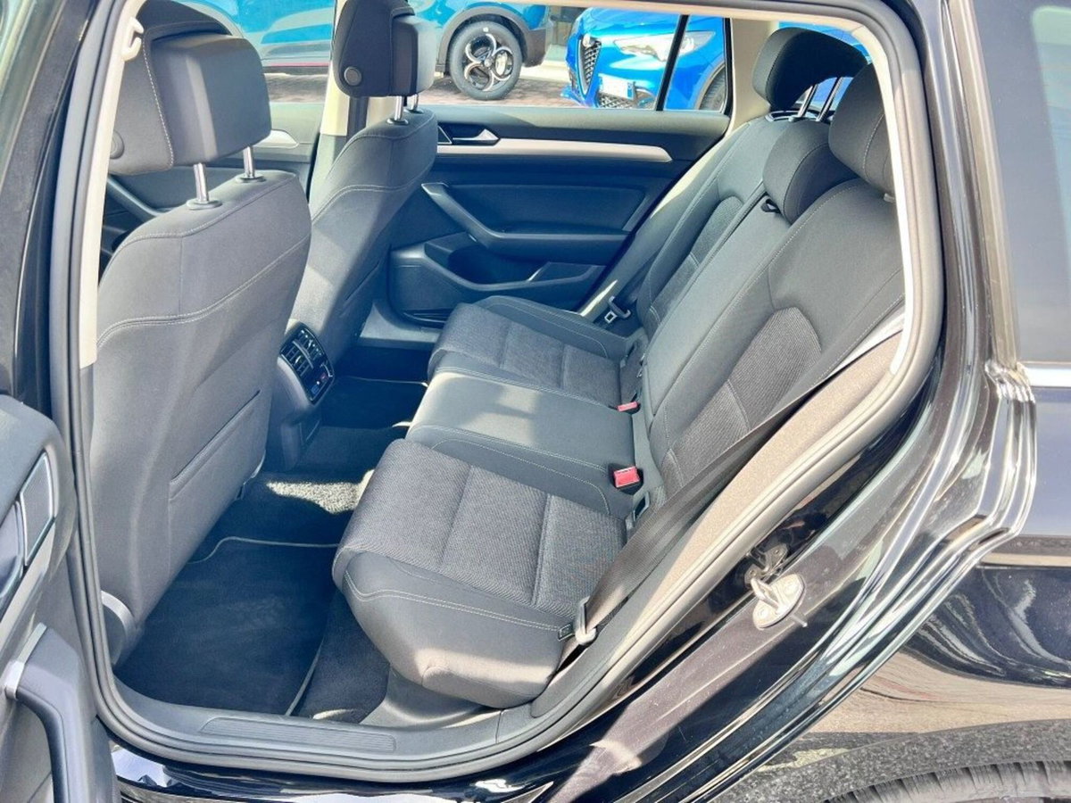 Volkswagen Passat Variant 2.0 TDI DSG Business BlueMotion Tech (8)