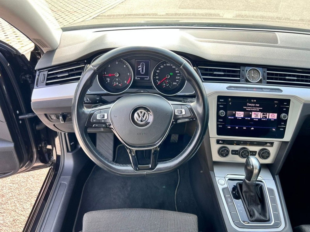 Volkswagen Passat Variant 2.0 TDI DSG Business BlueMotion Tech (9)