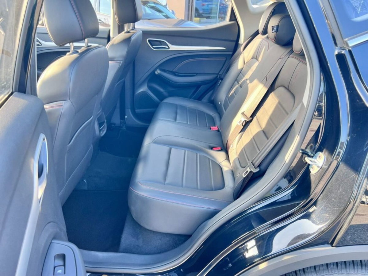 Mg ZS ZS 1.5 Luxury (7)