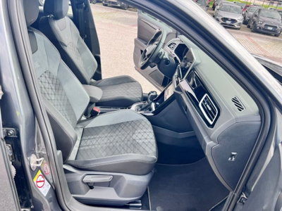 Volkswagen T-Roc 1.5 tsi R-Line dsg (6)