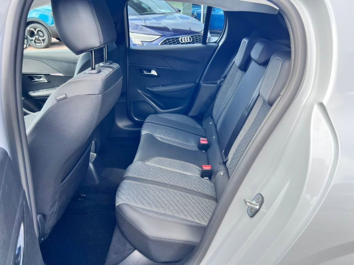 Peugeot 208 PureTech 100 Stop&Start 5 porte Allure (7)