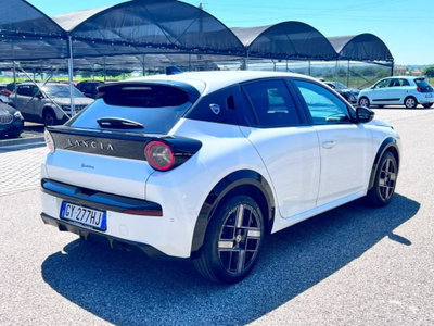 Lancia Ypsilon 54kWh LX 156cv (3)