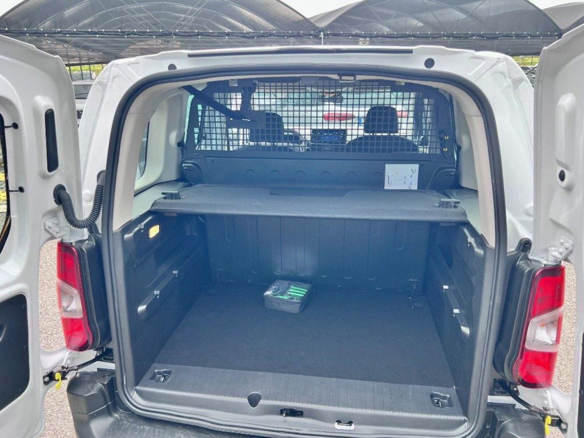 Opel Combo Furgone Cargo 1.5 Diesel 100CV PL-DC 850kg (9)