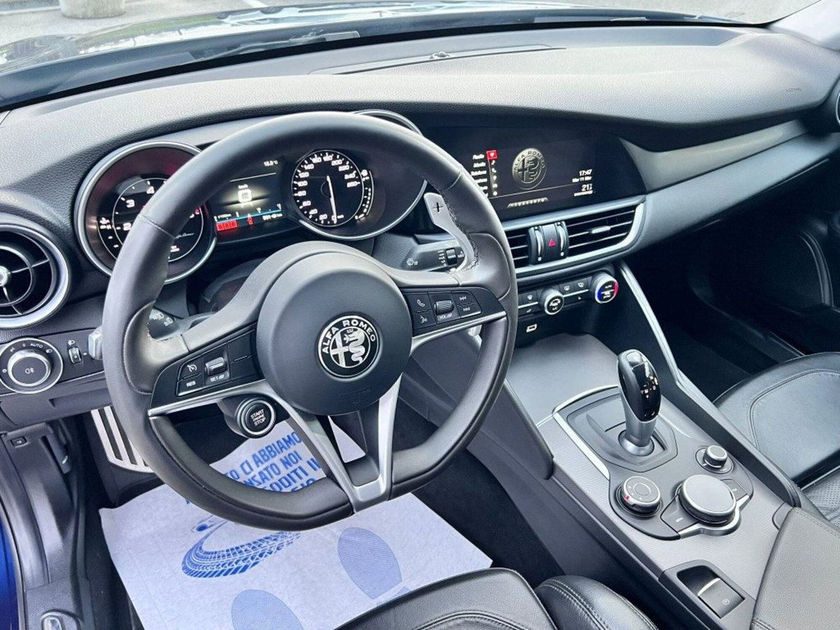 Alfa Romeo Giulia 2.2 Turbodiesel 210 CV AT8 AWD Q4 Veloce Ti (10)
