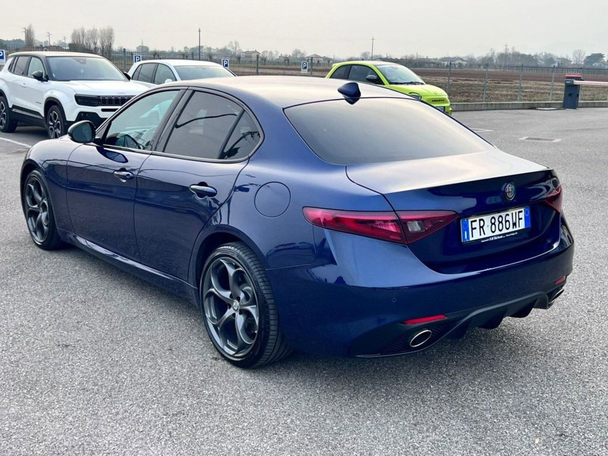 Alfa Romeo Giulia 2.2 Turbodiesel 210 CV AT8 AWD Q4 Veloce Ti (4)