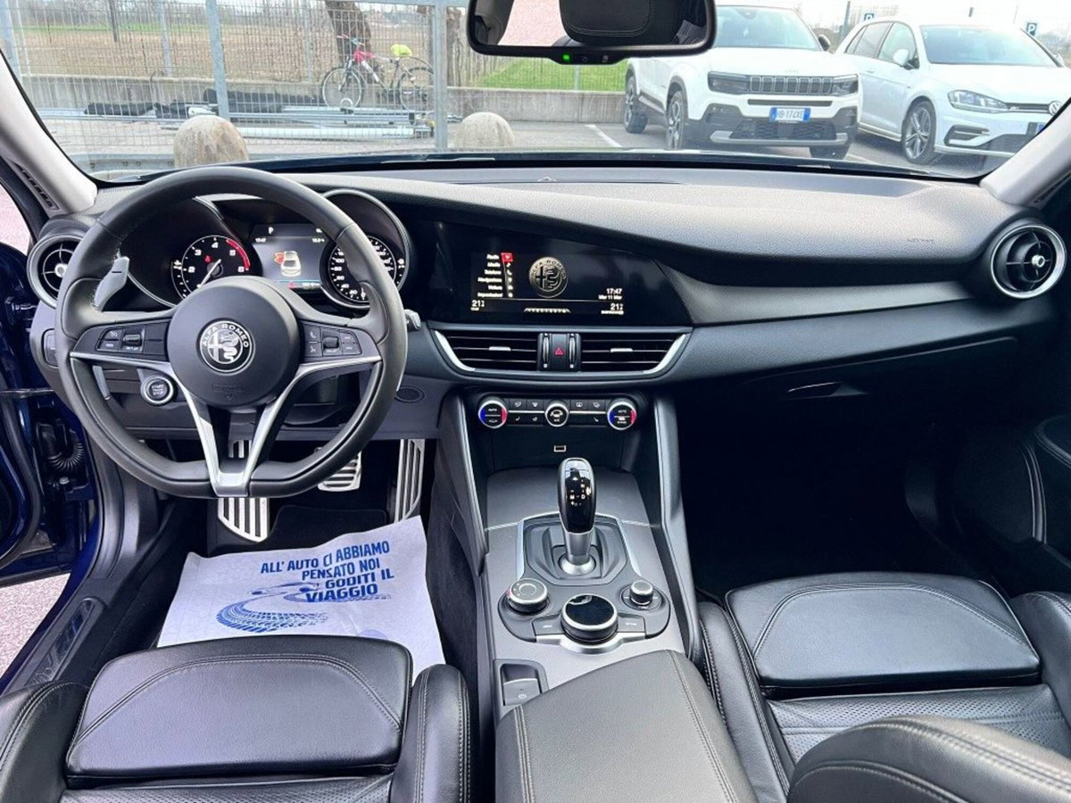 Alfa Romeo Giulia 2.2 Turbodiesel 210 CV AT8 AWD Q4 Veloce Ti (9)