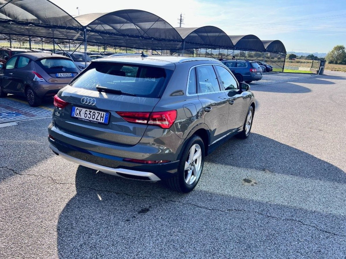 Audi Q3 35 TDI quattro S tronic Business Advanced (3)