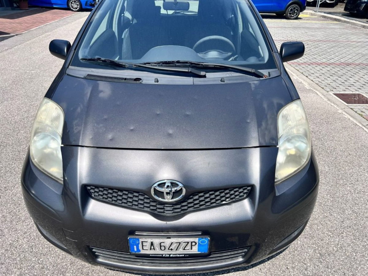 Toyota Yaris 1.0 3 porte (11)