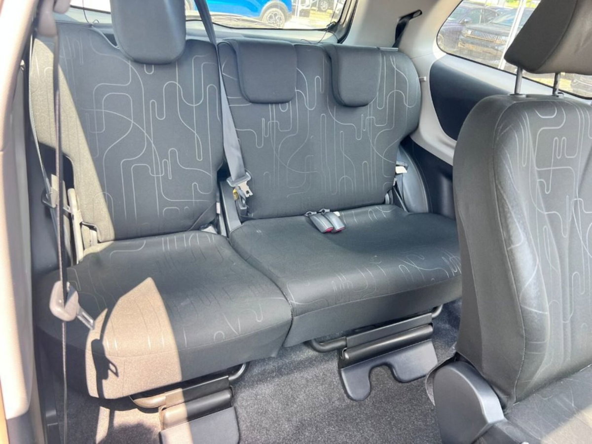 Toyota Yaris 1.0 3 porte (7)